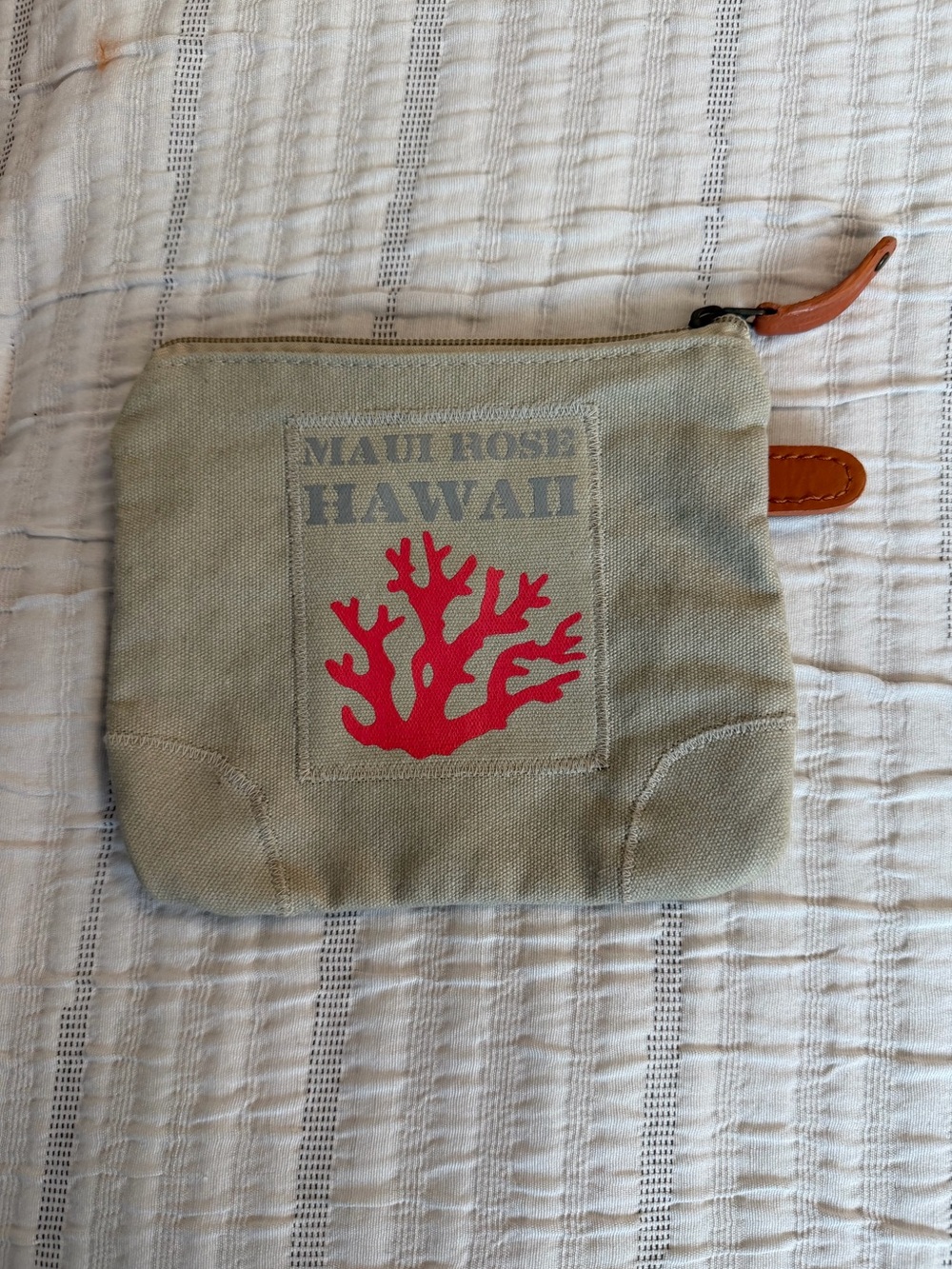 Hawaii pouch